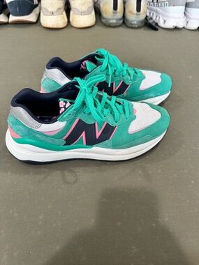 New Balance Teal & Pink Running Sneakers